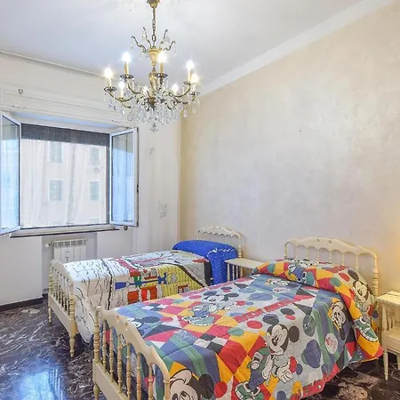 Apartamento 2 Bedroom Awesome In Génova