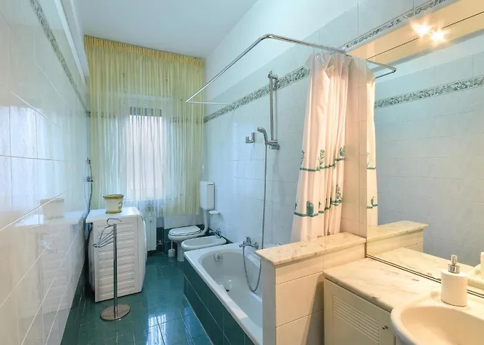 2 Bedroom Awesome In *